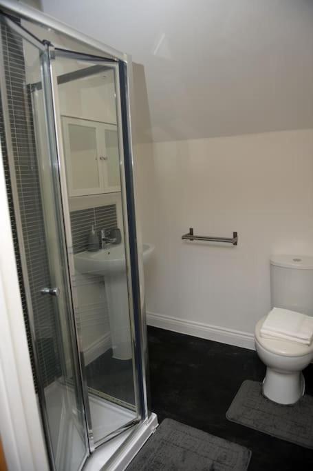 Spacious 3 Bed House In *