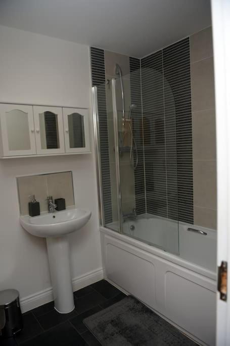 Spacious 3 Bed House In