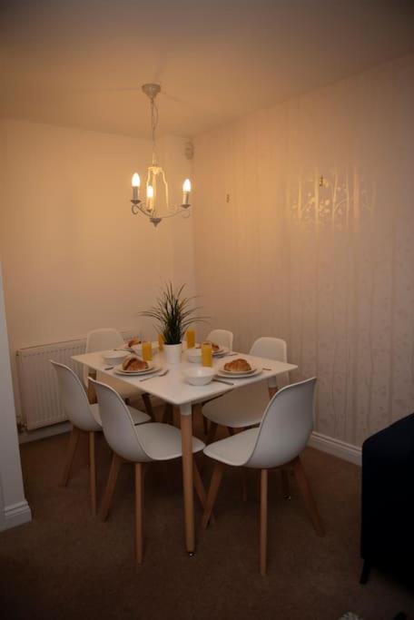 Holiday home Spacious 3 Bed House In *