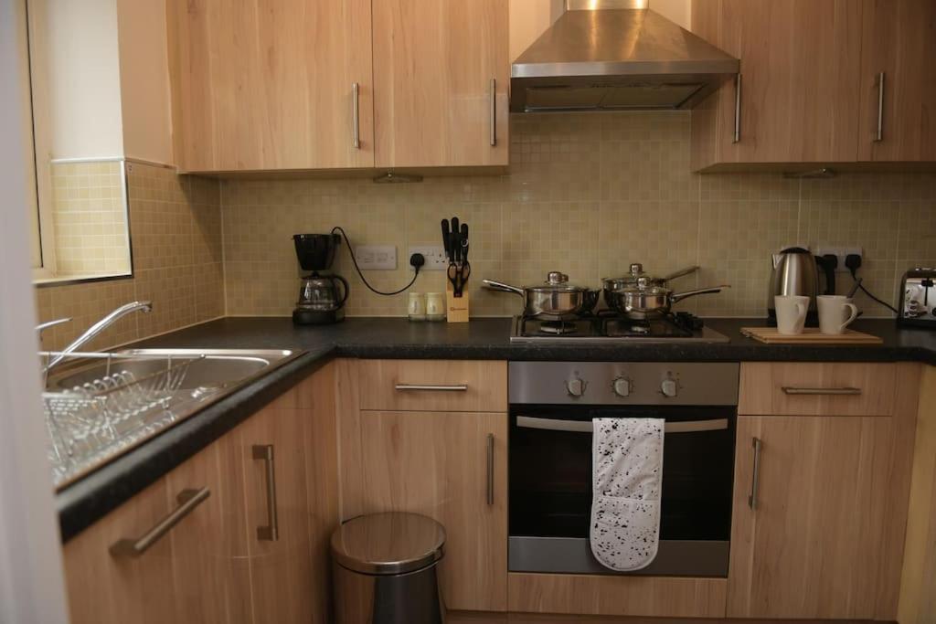 Spacious 3 Bed House In Bristol
