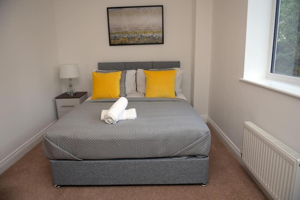 Spacious 3 Bed House In *