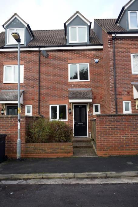 Spacious 3 Bed House In Hébergement de vacances *